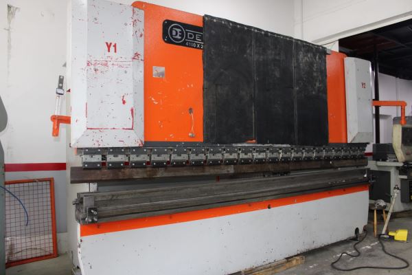 4 M 200 TON DENER MARKA 3 EKSEN CNC ABKANT