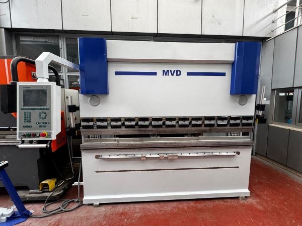 MVD İNAN 2600X90 TON DELEM DA 56 KONTROL ÜNİTESİ CNC ABKANT PRES