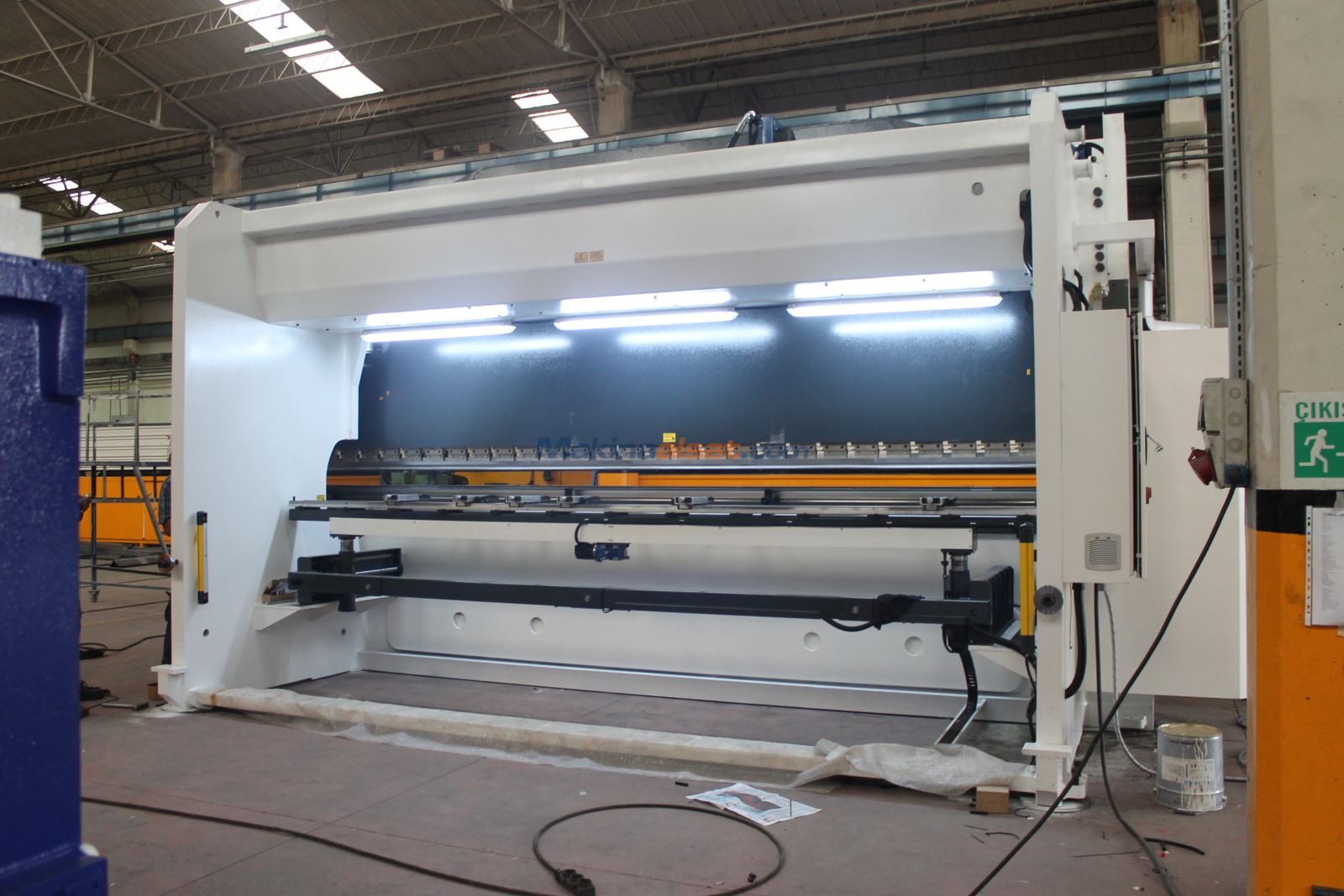 HİLALSAN 6 METRE 400 TON CNC ABKANT PRES