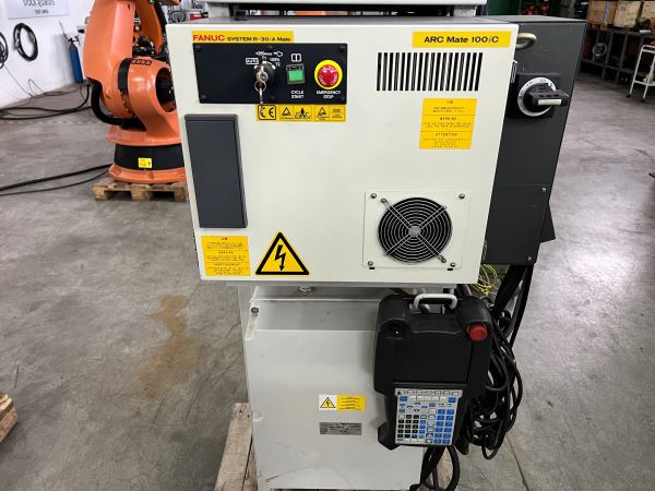 FANUC ARCMATE 100iC/6L Robot