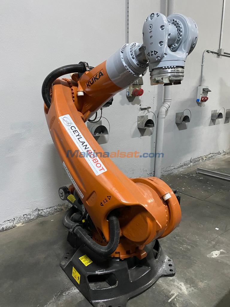 KUKA KRC4 300  R2500 F ULTRA 2013 MODEL ENDÜSTRİYEL ROBOT