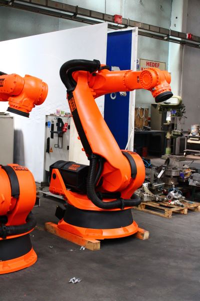 KUKA KRC2 KR 210-2 2000 2012 MODEL ROBOT