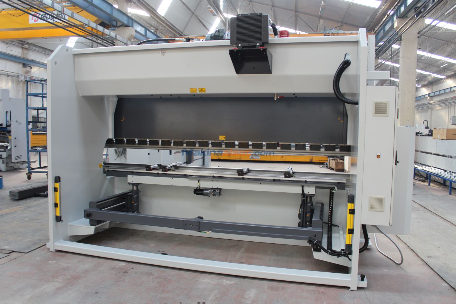 HİLALSAN 4 METRE 220 TON CNC ABKANT PRES