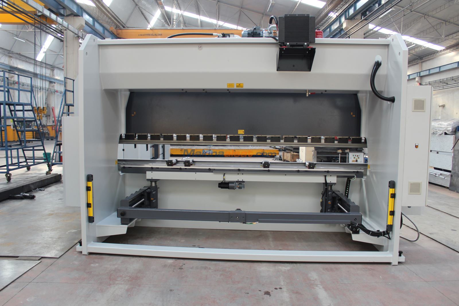 HİLALSAN 4 METRE 220 TON CNC ABKANT PRES