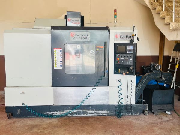 Temiz  Full Mark Highspeed Cnc Dik İşlem Merkezi