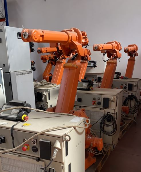 ABB IRB2400 L S4C Robot