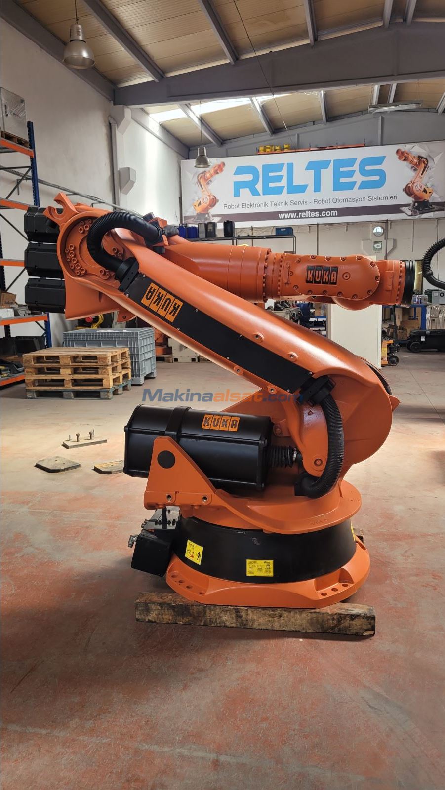 KUKA KR210 R2700 Robot