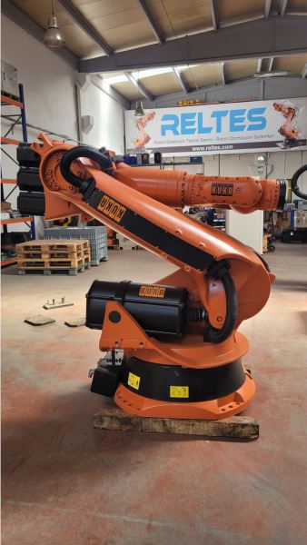 KUKA KR210 R2700 Robot