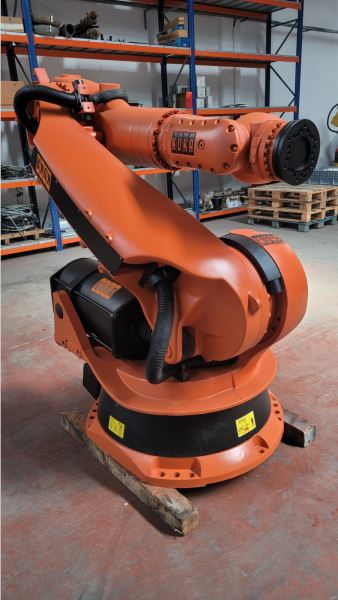 KUKA KR210 R2700 Robot