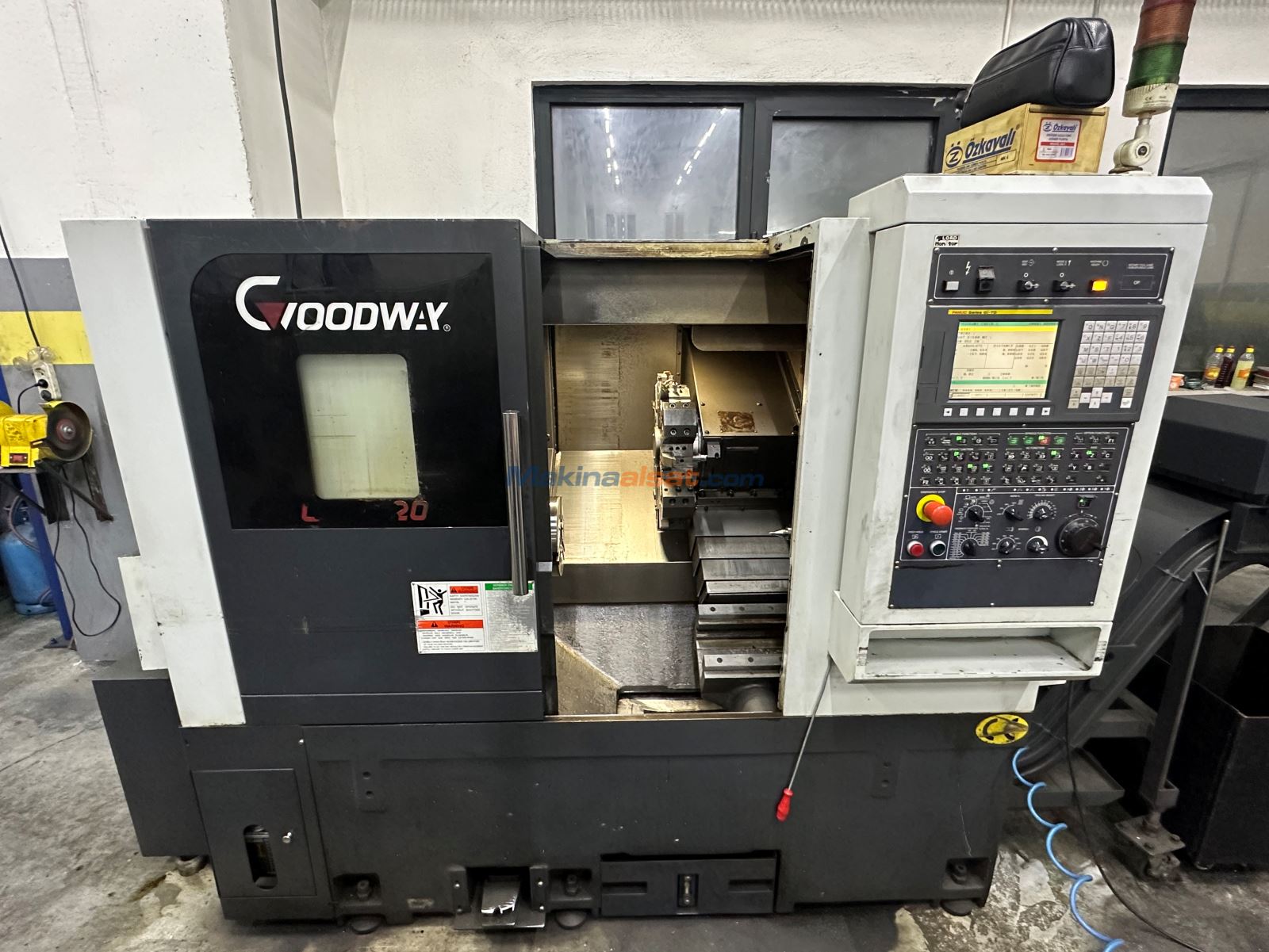 Satılık Ikinci El GOODWAY GLS-200 CNC TORNA CNC Torna Makinesi