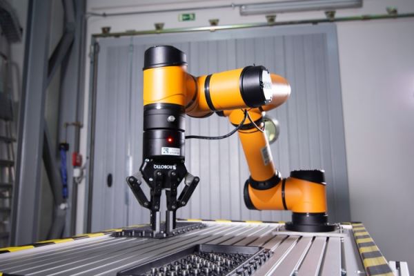 AUBO İ10 - 2024 MODEL / SIFIR - KAYNAK, PALETLEME, MONTAJ VE BESLEME KOLABORATİF ROBOT / COBOT