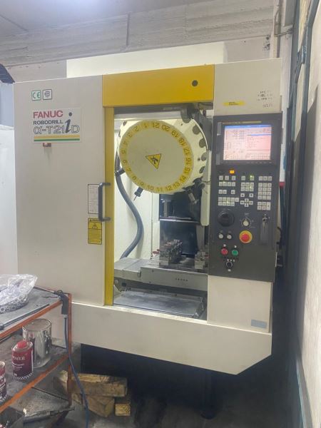 FANUC ROBODRILL ALPHA 21 iD CNC TAPPING CENTER