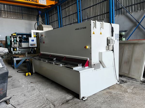 Baykal 3 Metre 6 mm CNC GİYOTİN MAKAS