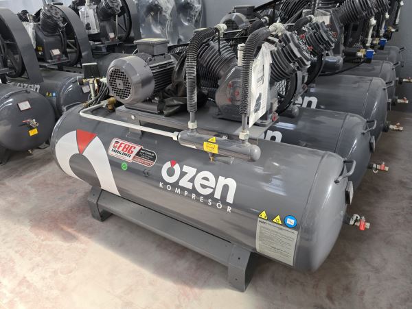 ÖZEN 300 Litre 2 x 90 KAFA 4 HP MOTOR PİSTONLU KOMPRESÖR