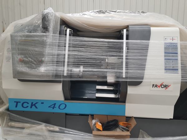 Stokta Hazır Favory TCK 40 - 8 inç Cnc Torna