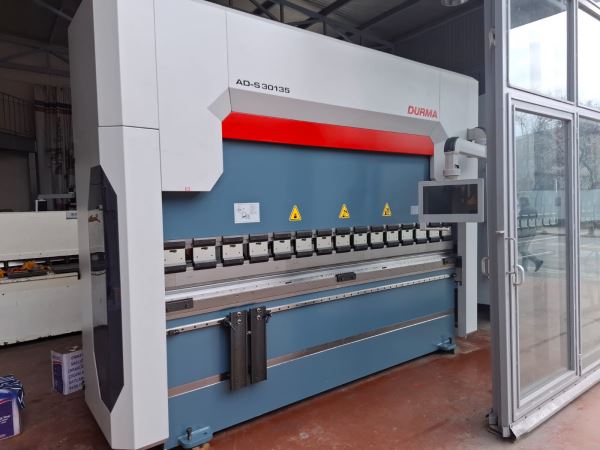 270 SAATTE DURMA AD-S 3100 x 135 TON x 6mm 4 Eksen CNC ABKANT PRES