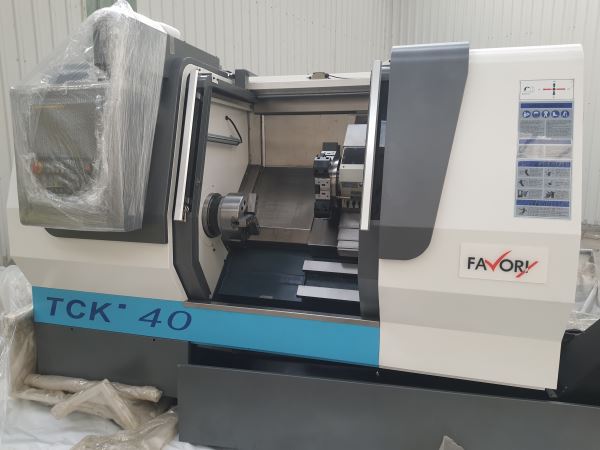 Stokta Hazır Favory TCK 40 - 8 inç Cnc Torna