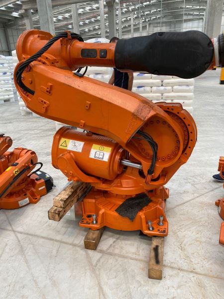 ABB IRB 6640 ROBOT