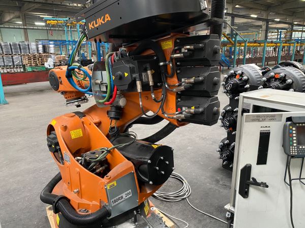 KUKA KRC2 KR 240-2 2000 2011 MODEL ROBOT