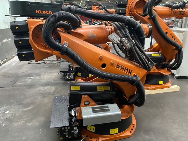 KUKA KRC2 KR 60-3 ROBOT