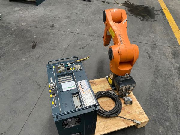 KUKA KRC4 2013 MODEL ROBOT