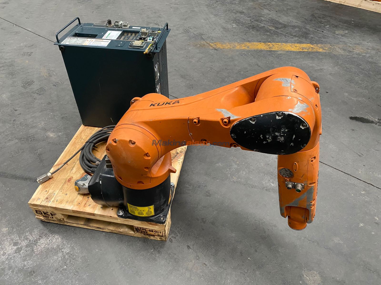 KUKA KRC4 2013 MODEL ROBOT