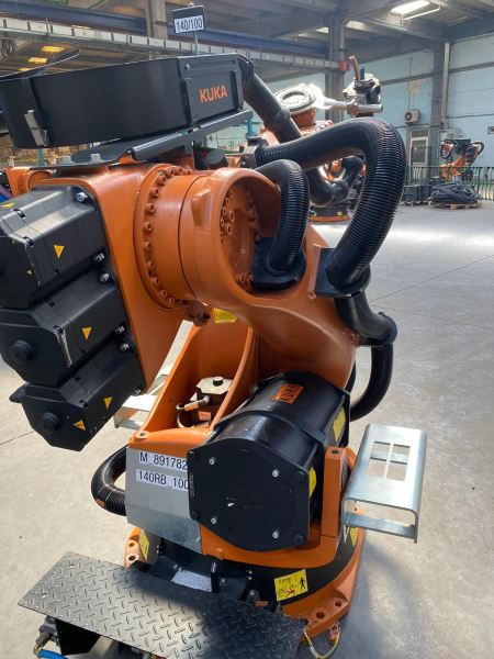 KUKA KRC2 KR 210 L 180-2 2000 2012 MODEL ROBOT